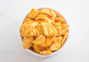 kurutulmuş ananas gevrek cipsi