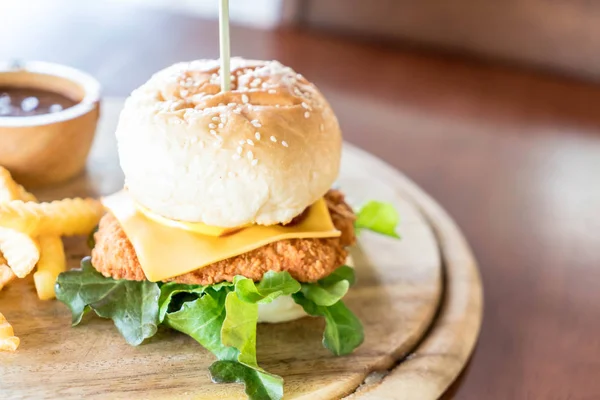 Fried chicken with cheese burger — Stock Photo, Image