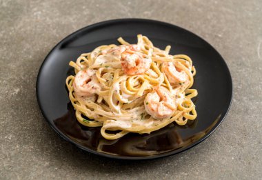 karides ile Fettuccini makarna