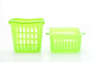 Yeşil plastik sepet