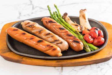 sebzeli ızgara sosis