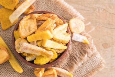 meyve yongaları karıştırın