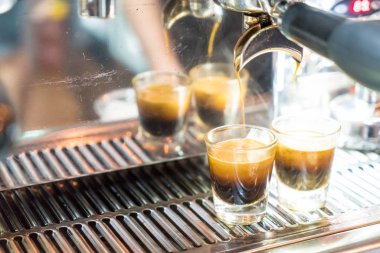 Bira bir kahve kahve makinesi