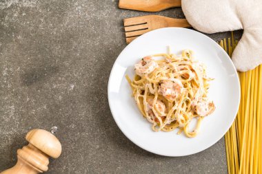 karides ile Fettuccini makarna