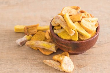 meyve yongaları karıştırın