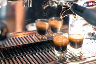 Bira bir kahve kahve makinesi