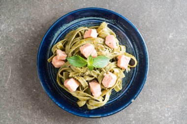 ıspanak fettuccine somon ile