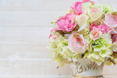 buket çiçek vazosu