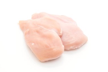 Taze çiğ tavuk filetosu.