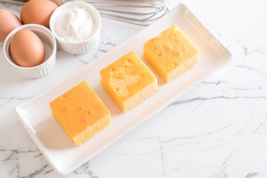 Ev yapımı turuncu kek