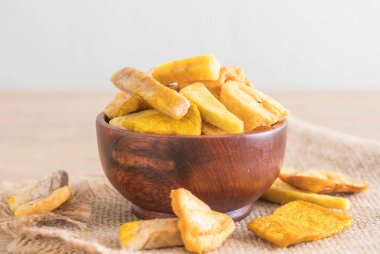 meyve yongaları karıştırın