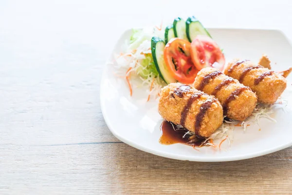 Kızarmış patates Tonkatsu sos ile