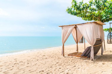 Sahilde güzel pavilion