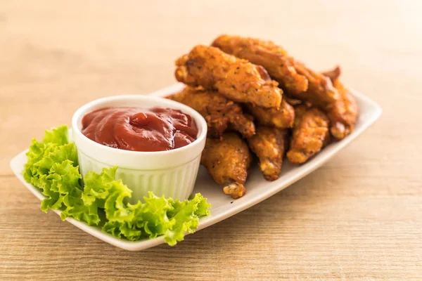 Kızarmış tavuk kanadı.