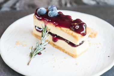 yaban mersini peynirli kek