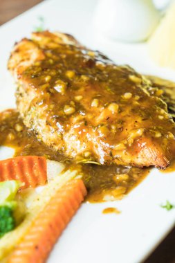 tavuk biftek patates püresi ile