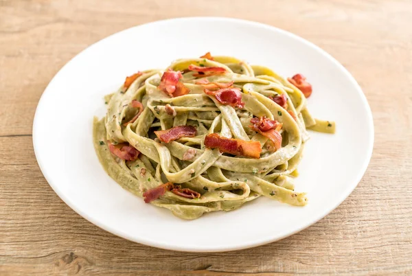 ıspanak fettuccini makarna pastırma ile