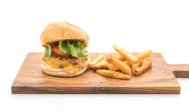 Ev yapımı taze lezzetli hamburger üzerinde beyaz backg izole Close-Up