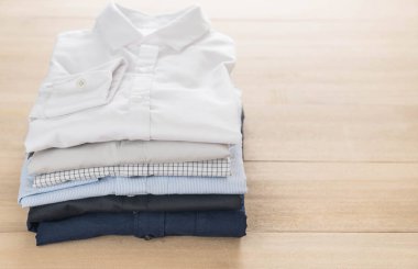 Gömlek Katlama yığını