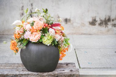 buket çiçek vazosu