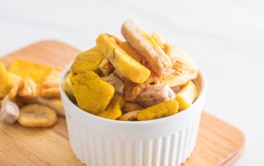 meyve yongaları karıştırın