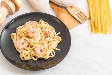 karides ile Fettuccini makarna