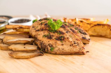 Sebzeli ızgara tavuk biftek 