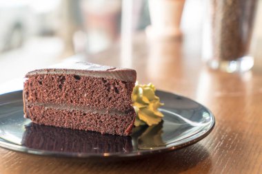 yeşil çay ile çikolatalı kek krem şanti