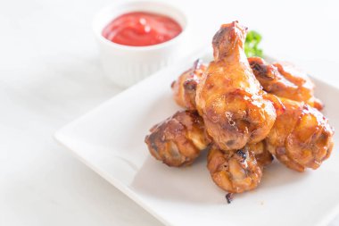 Barbekü tavuk kanadı