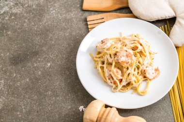 karides ile Fettuccini makarna