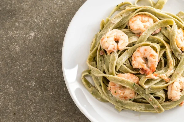 Karidesli ıspanak fettuccini makarna