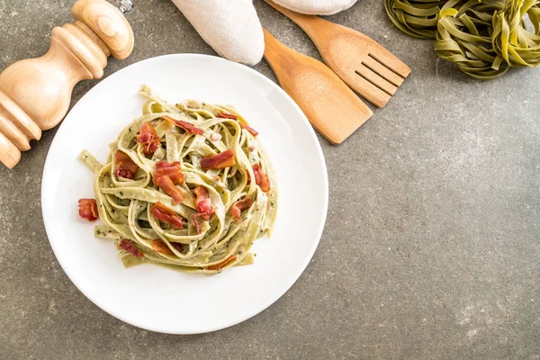 ıspanak fettuccini makarna pastırma ile