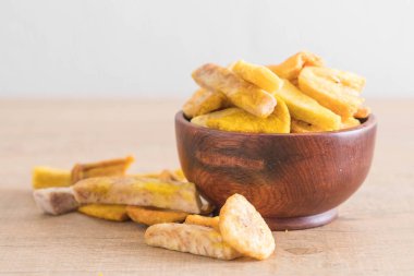 meyve yongaları karıştırın