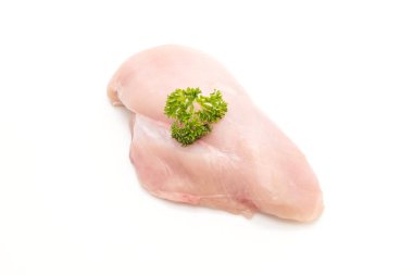 Taze çiğ tavuk filetosu.