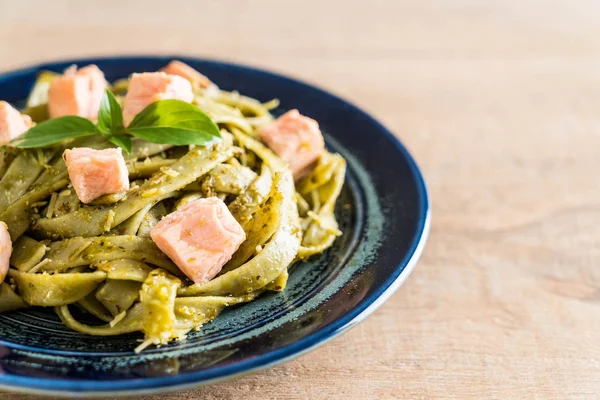 ıspanak fettuccine somon ile