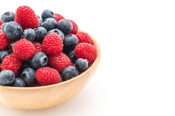 taze yaban mersini ve rasberry beyaz