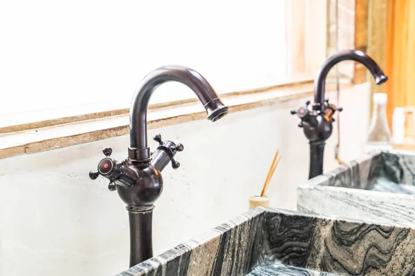Beaux robinets vintage — Photo