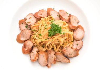Sosisli spagetti. 
