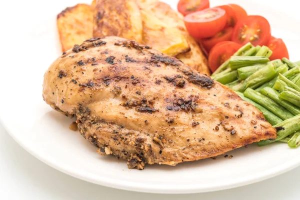 patates domates ve yeşil fasulye ızgara tavuk biftek