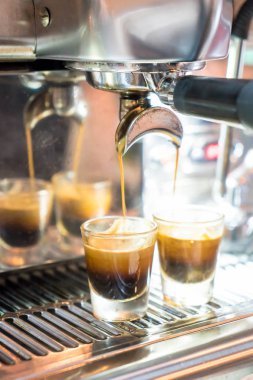 Bira bir kahve kahve makinesi