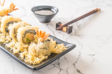 tempura karides suşi roll 