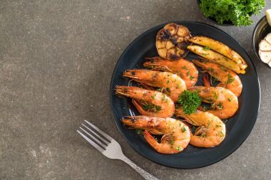 gebakken garnalen met knoflook 