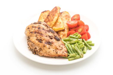 patates domates ve yeşil fasulye ızgara tavuk biftek