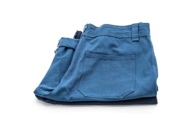 beyaz üzerine kısa pantolon