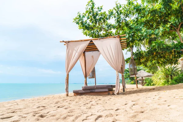 Sahilde güzel pavilion