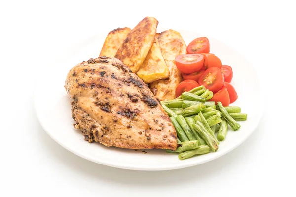 patates domates ve yeşil fasulye ızgara tavuk biftek