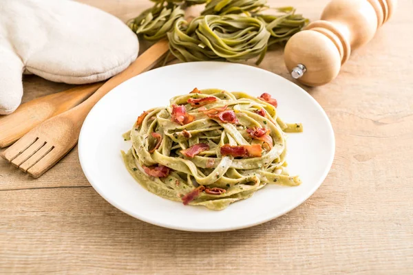 ıspanak fettuccini makarna pastırma ile