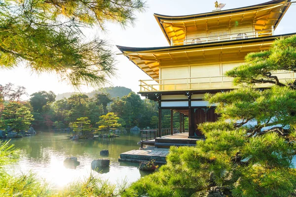 Όμορφη αρχιτεκτονική στο Kinkakuji Ναό (το χρυσό περίπτερο) — Φωτογραφία Αρχείου