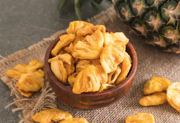 kurutulmuş ananas gevrek cipsi