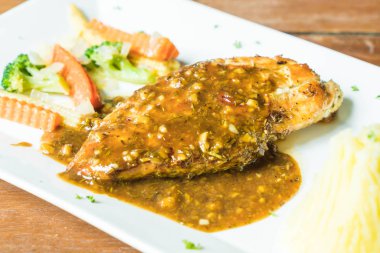 tavuk biftek patates püresi ile